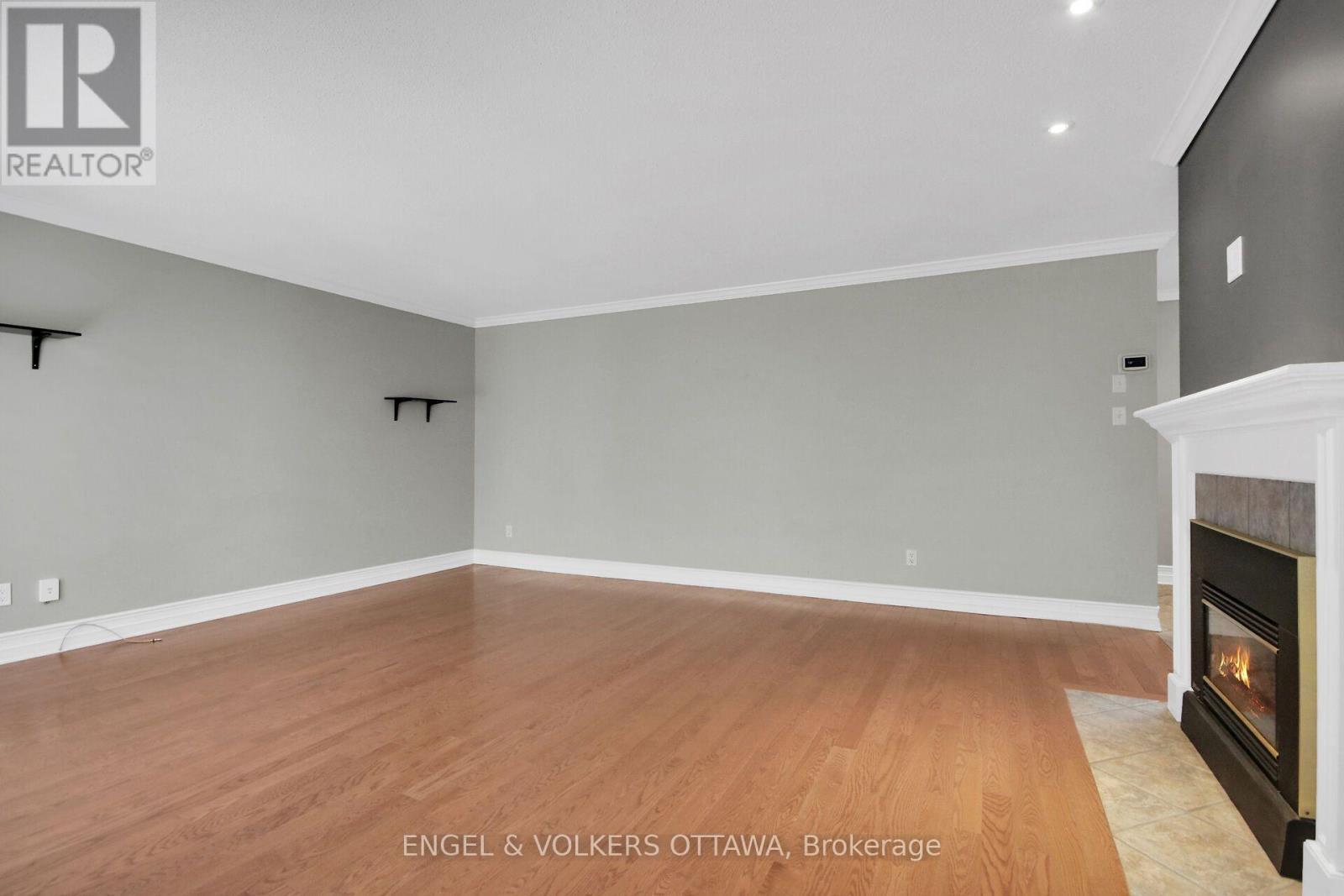24 Tammela Court, Ottawa, ON