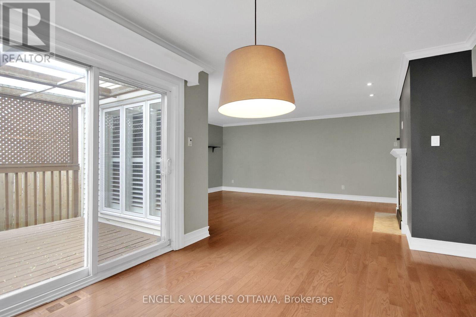 24 Tammela Court, Ottawa, ON