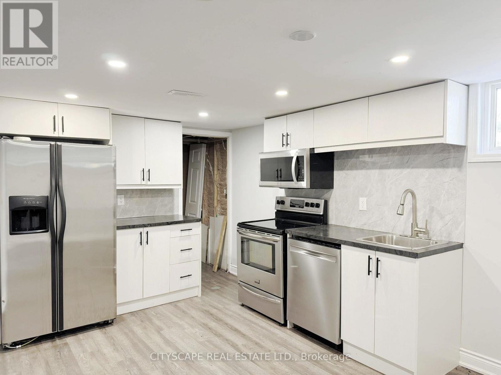 Basement: Kitchen - 205 Bonaventure Drive, Hamilton, ON