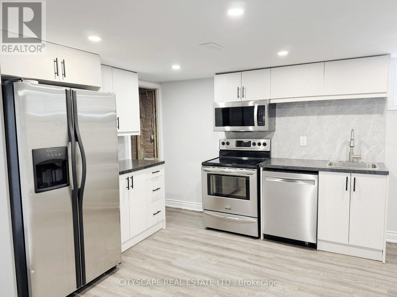 Basement: Kitchen - 205 Bonaventure Drive, Hamilton, ON