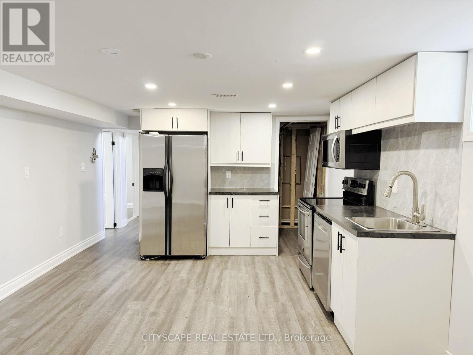 Basement: Kitchen - 205 Bonaventure Drive, Hamilton, ON