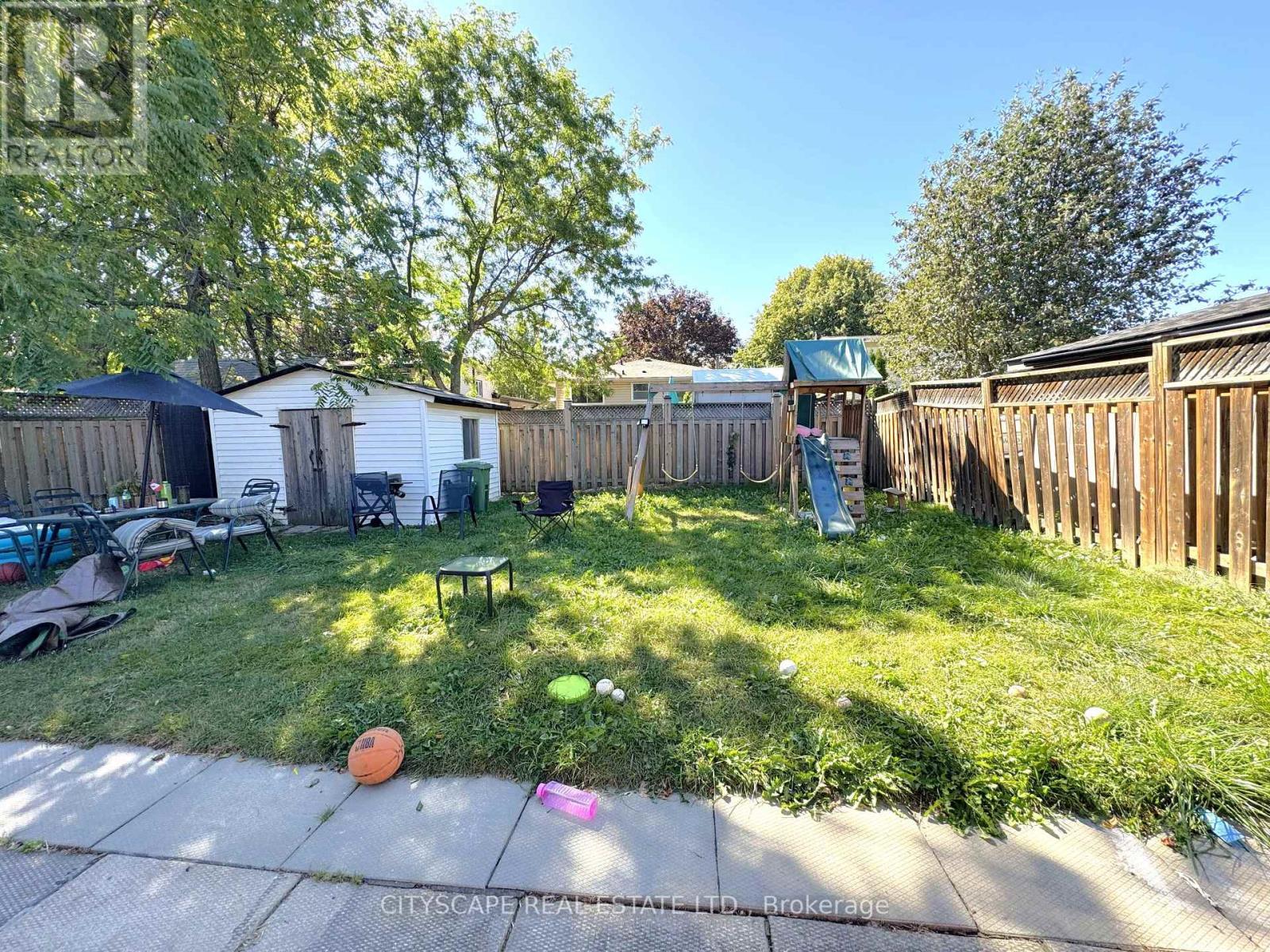 Backyard. - 205 Bonaventure Drive, Hamilton, ON