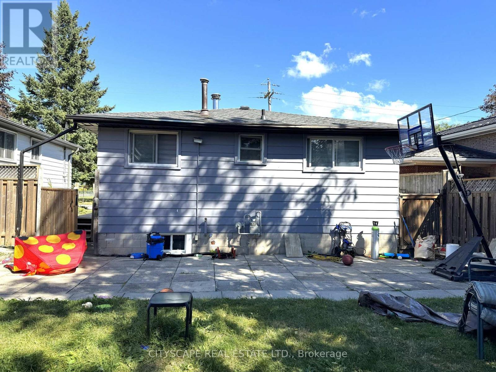 Rear View. - 205 Bonaventure Drive, Hamilton, ON