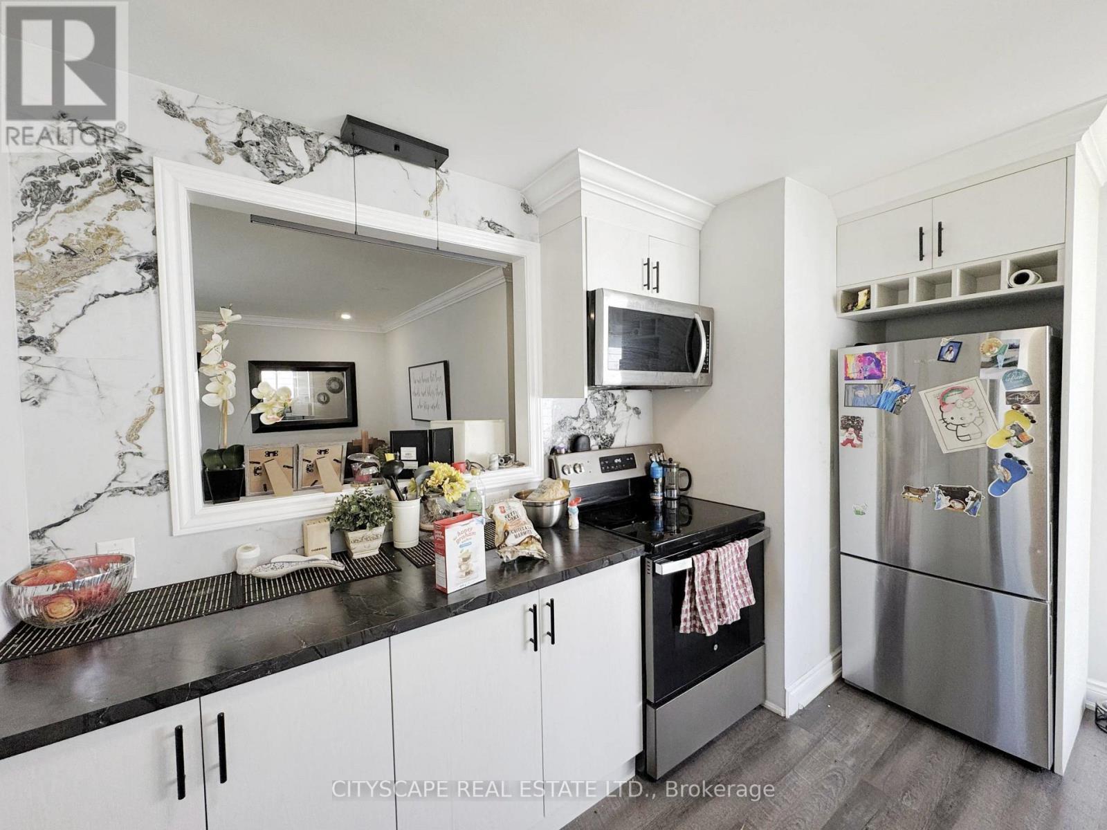 Kitchen - 205 Bonaventure Drive, Hamilton, ON