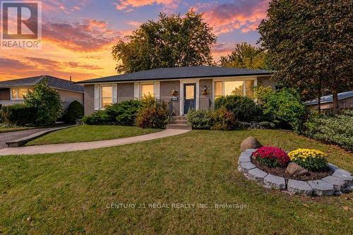 2 ALDERBURY CRESCENT  Brampton, ON L6T 1P6