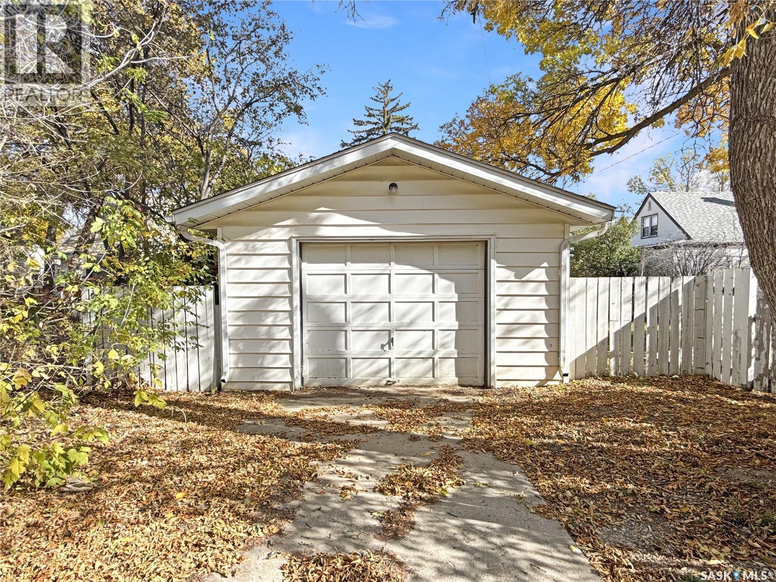 660 3Rd Avenue Ne, Swift Current, SK