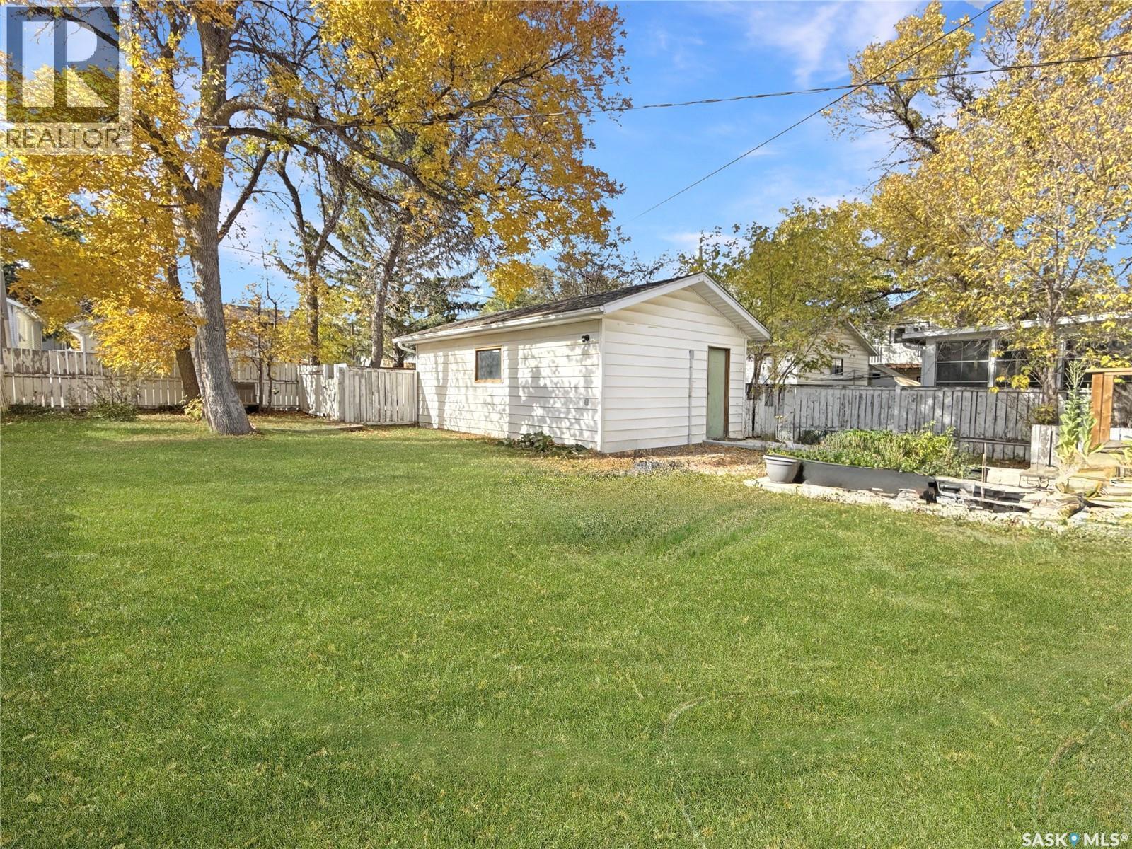 660 3Rd Avenue Ne, Swift Current, SK