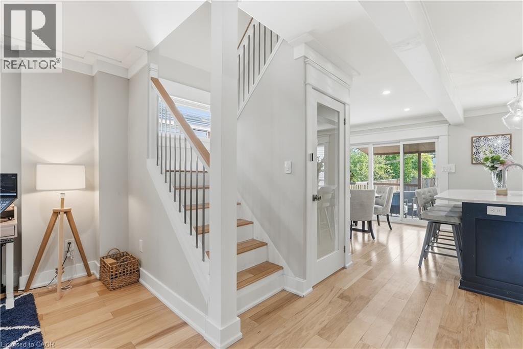 77 Houghton Avenue S, Hamilton, ON