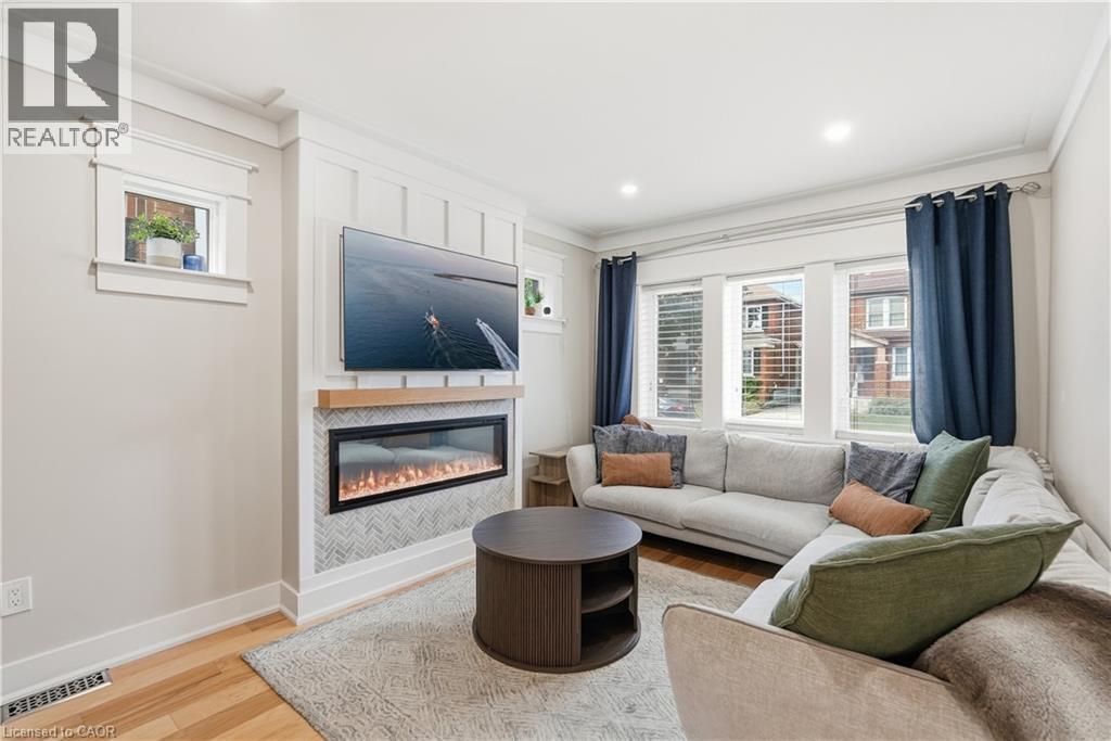 77 Houghton Avenue S, Hamilton, ON