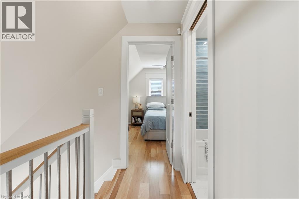 77 Houghton Avenue S, Hamilton, ON