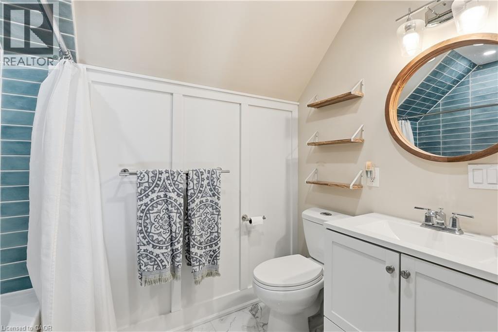 77 Houghton Avenue S, Hamilton, ON