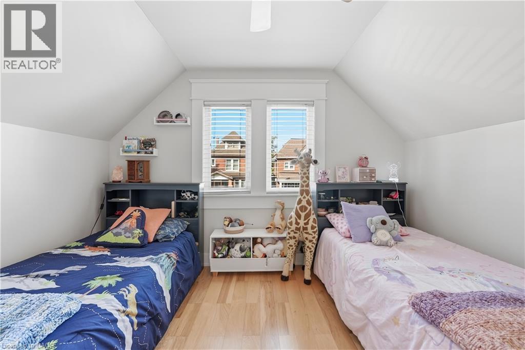 77 Houghton Avenue S, Hamilton, ON