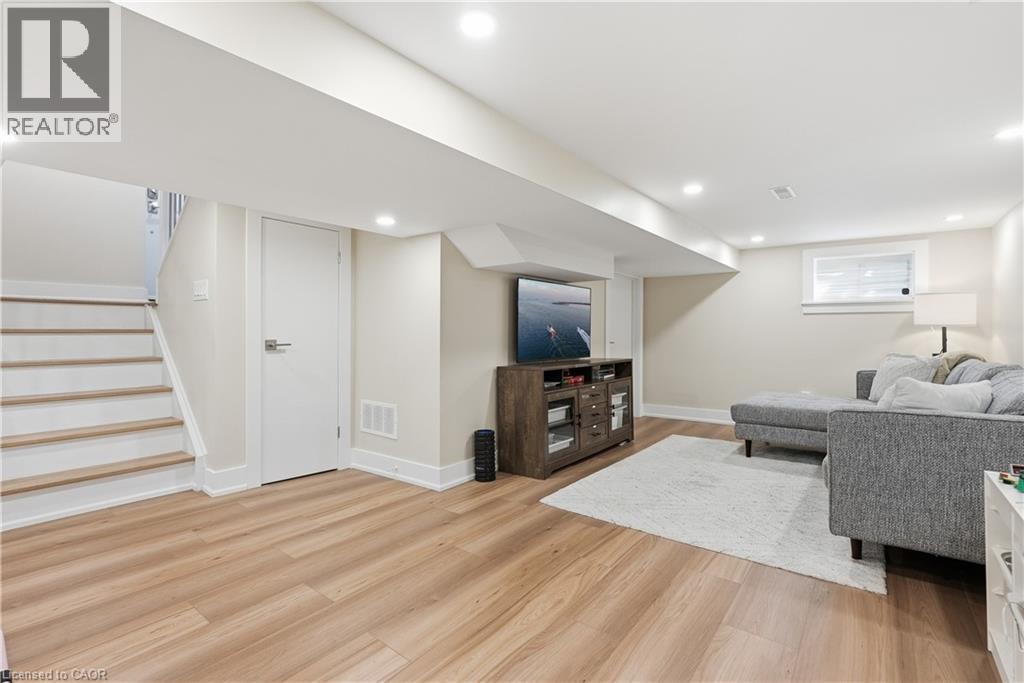 77 Houghton Avenue S, Hamilton, ON