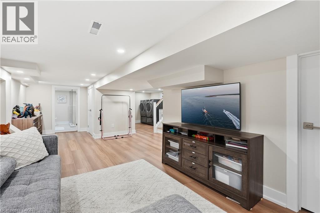 77 Houghton Avenue S, Hamilton, ON