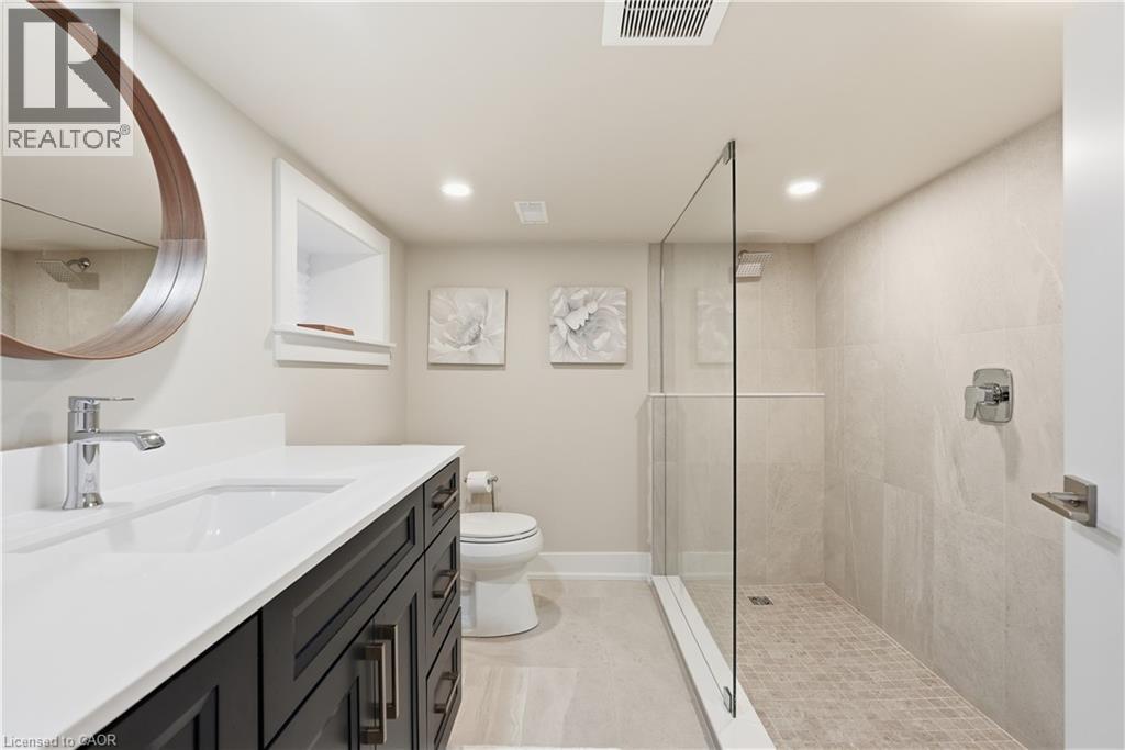 77 Houghton Avenue S, Hamilton, ON