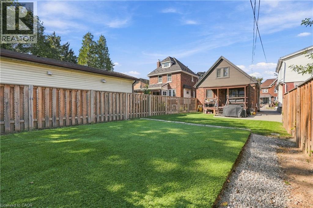 77 Houghton Avenue S, Hamilton, ON