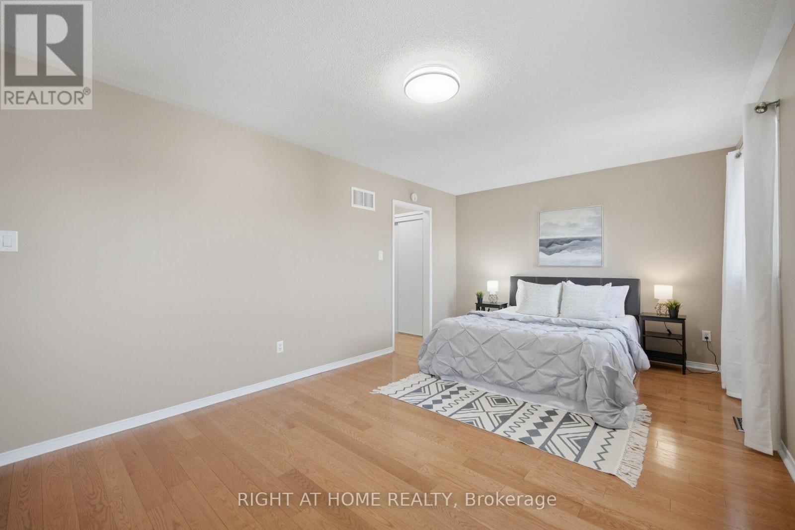 Prime Bedroom - 975 Mantle Crescent, Mississauga, ON
