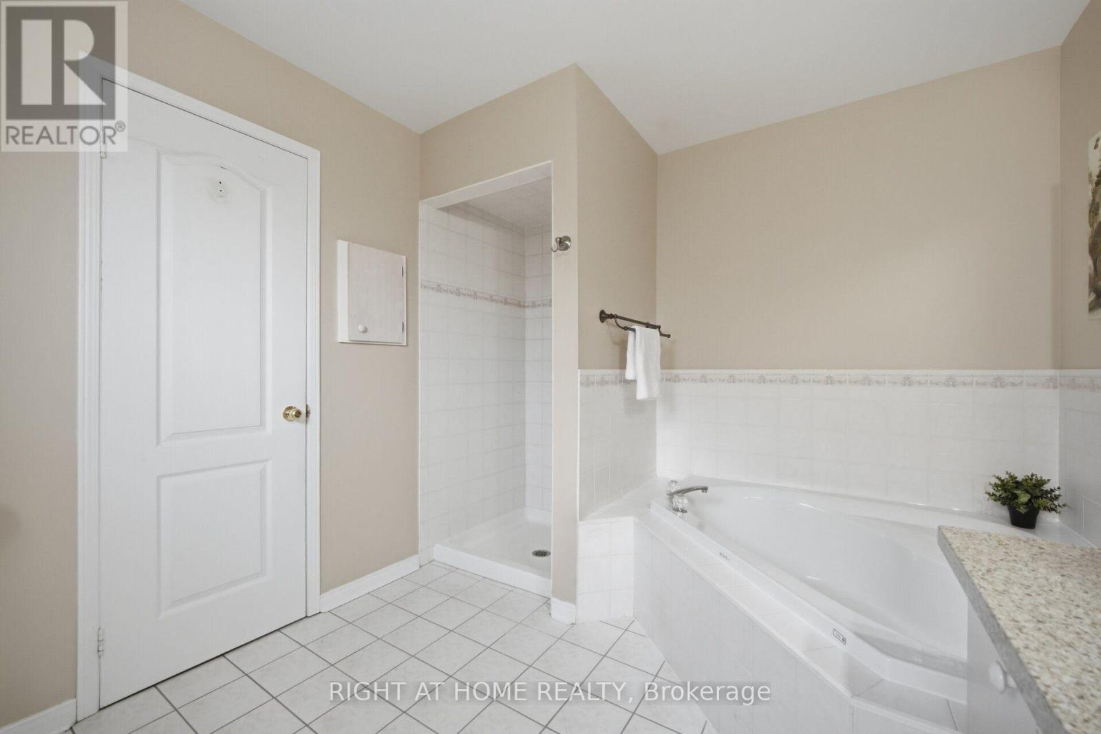 975 Mantle Crescent, Mississauga, ON