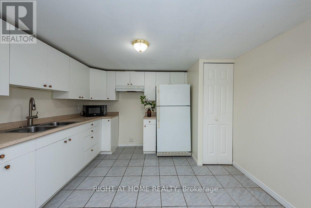 975 Mantle Crescent, Mississauga, ON