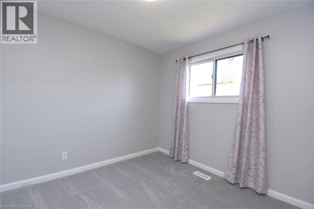 415 East 15Th Street, Hamilton, ON