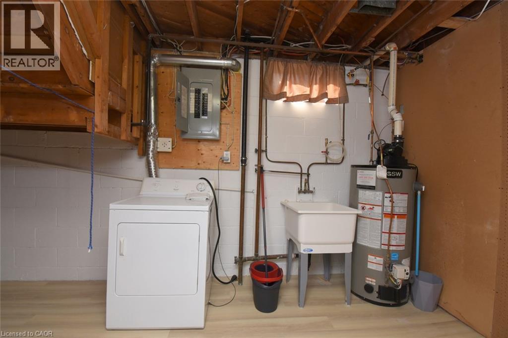 415 East 15Th Street, Hamilton, ON