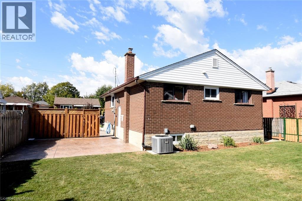 415 East 15Th Street, Hamilton, ON