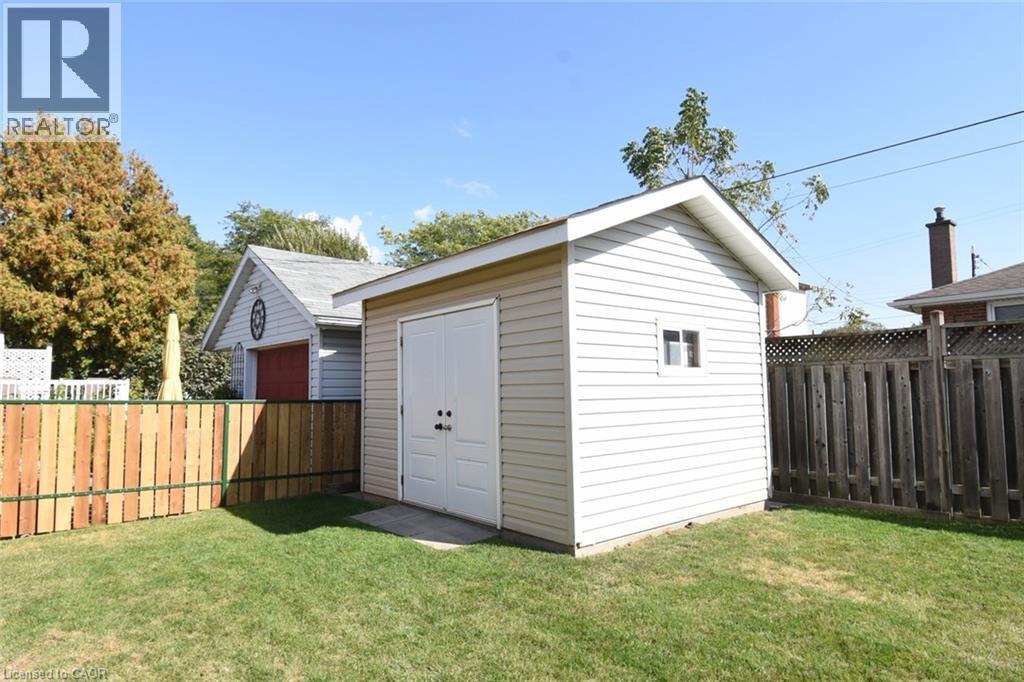 415 East 15Th Street, Hamilton, ON