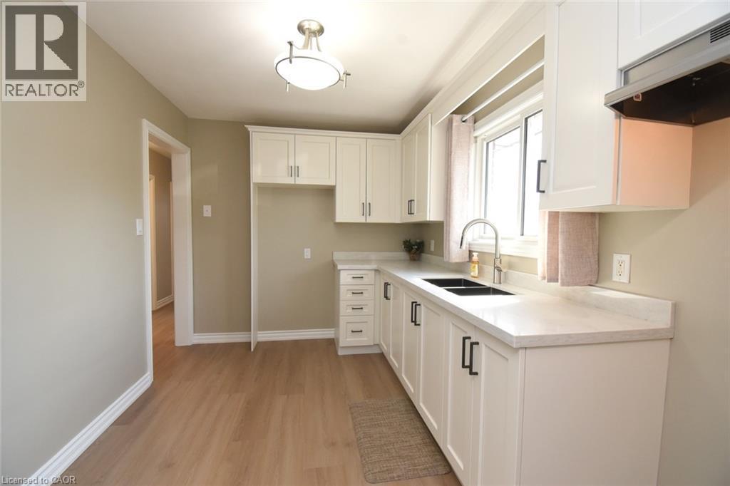 415 East 15Th Street, Hamilton, ON