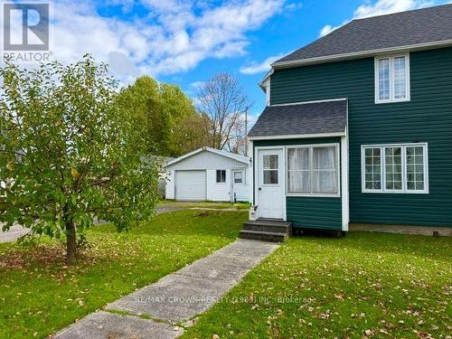 40 DALLYN AVENUE  Kapuskasing, ON P5N 1S6