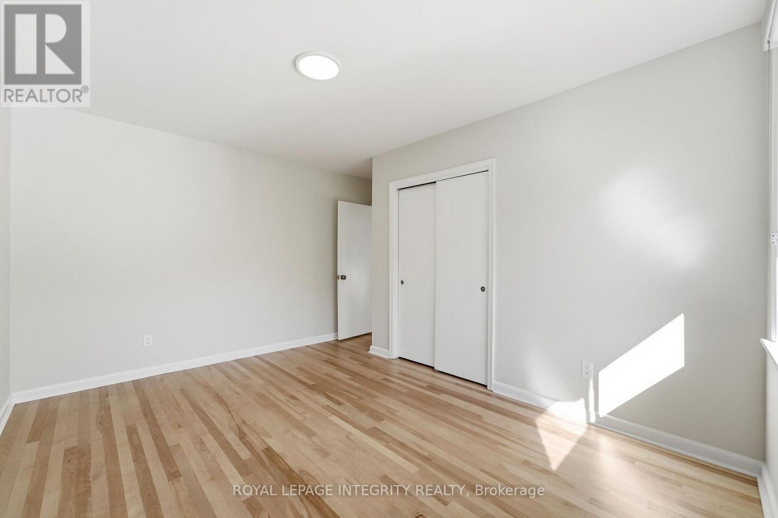2007 Dorval Avenue, Ottawa, ON