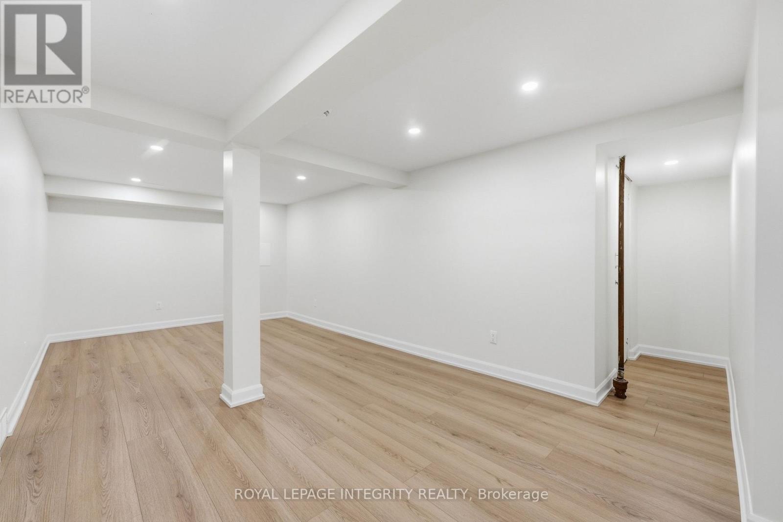 Additional sitting area in lower level. - 2007 Dorval Avenue, Ottawa, ON