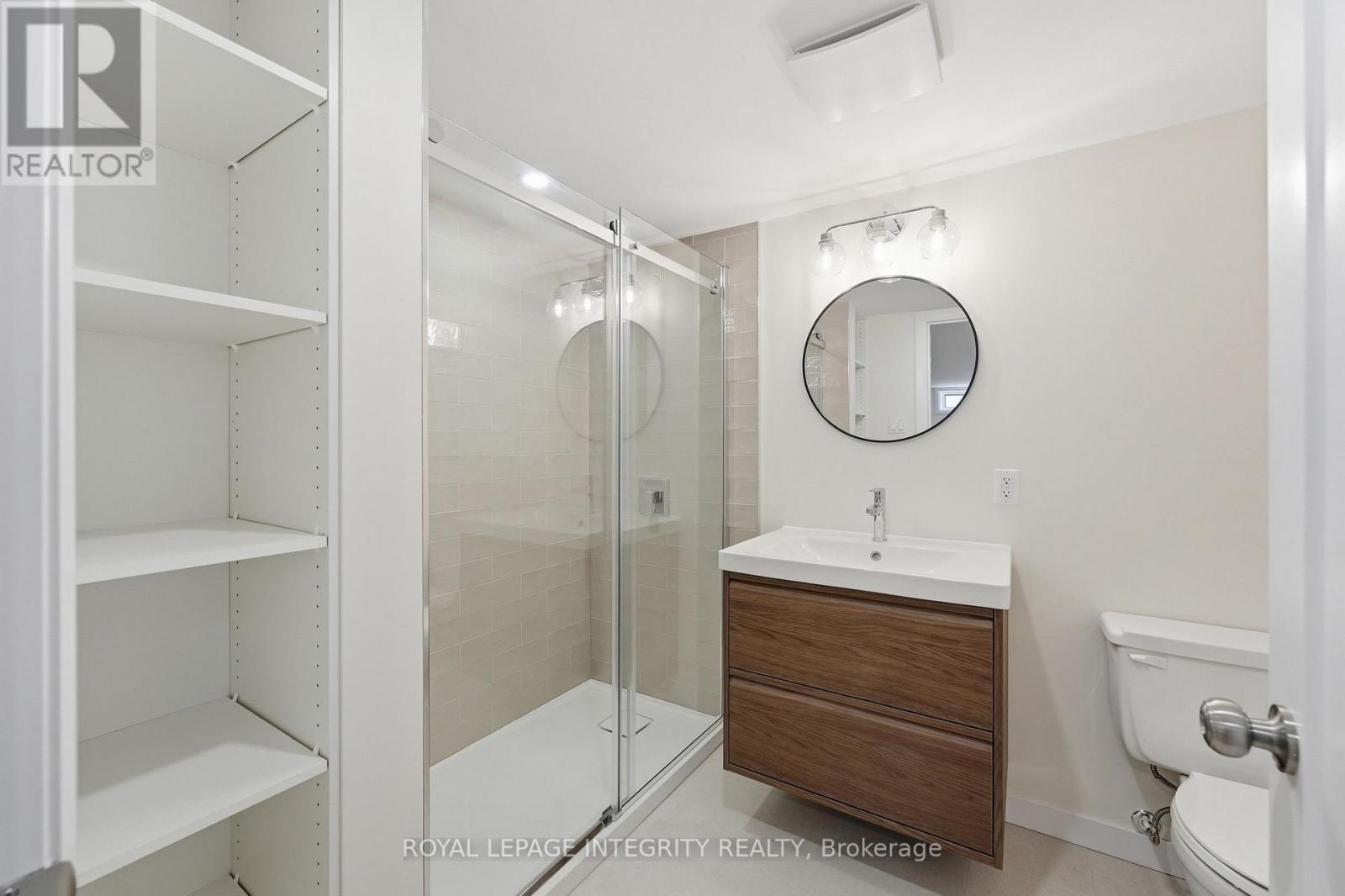 Lower lever 3 pc bathroom - 2007 Dorval Avenue, Ottawa, ON