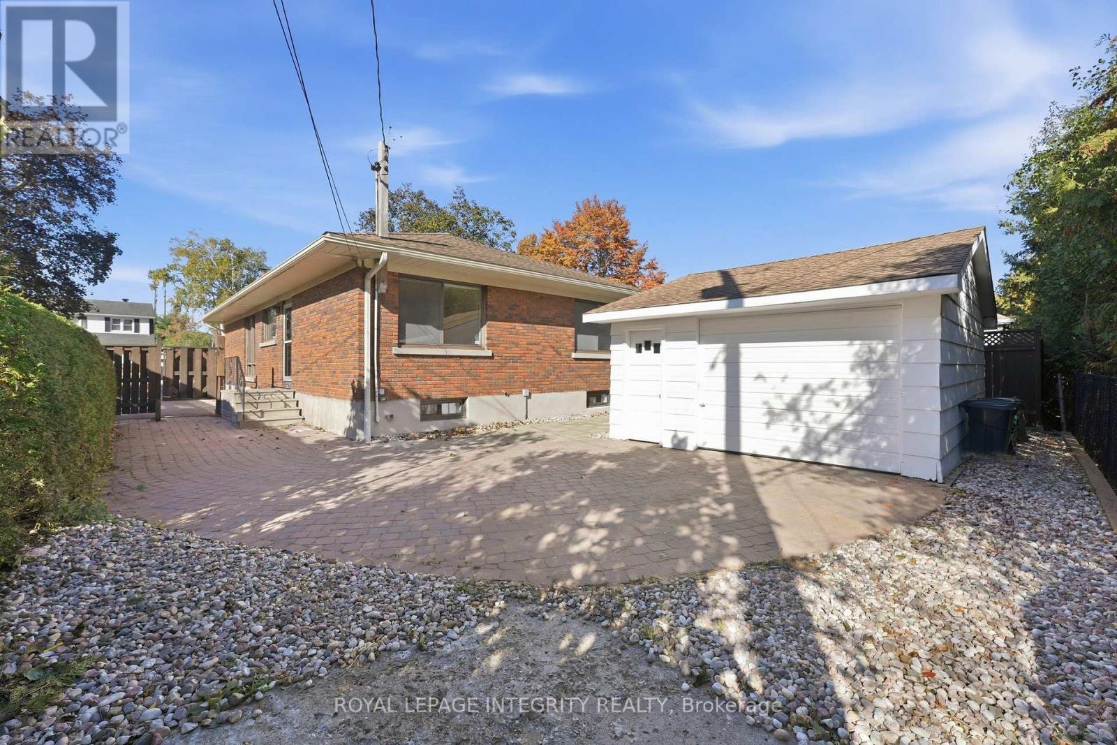 Detached garage for storage only - 2007 Dorval Avenue, Ottawa, ON