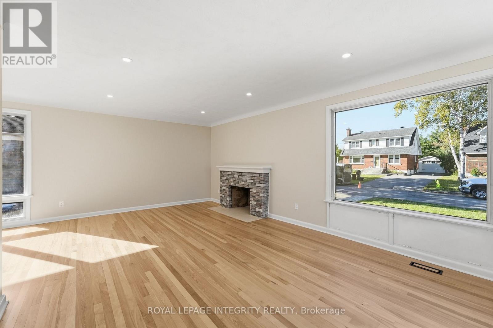 Fireplace is decorative only. - 2007 Dorval Avenue, Ottawa, ON