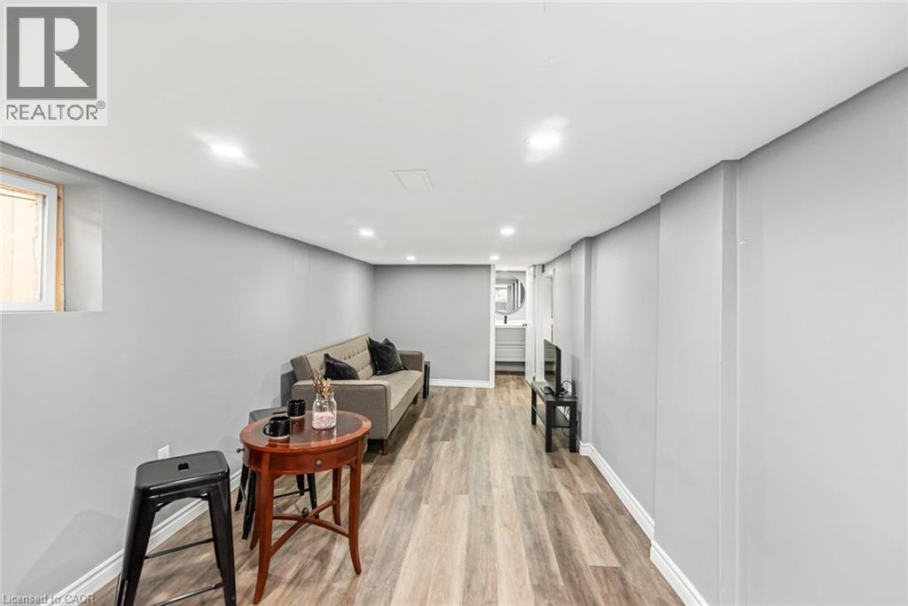 29 Wexford Avenue N, Hamilton, ON