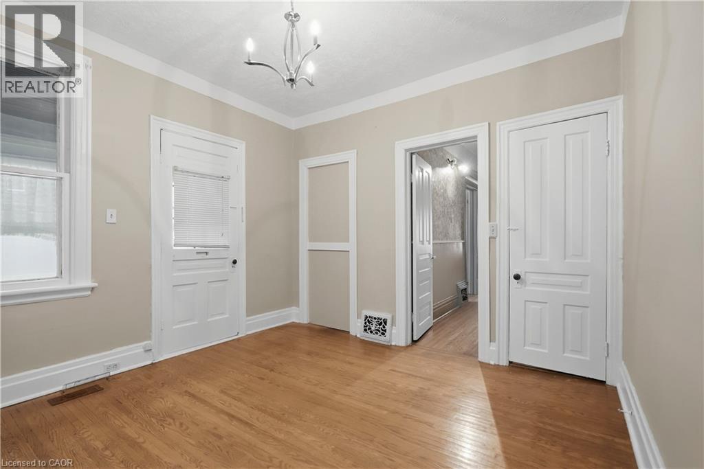 418 Main Street W, Hamilton, ON