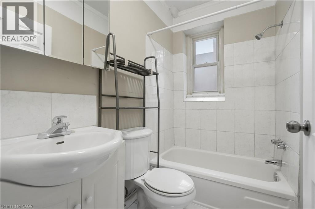 418 Main Street W, Hamilton, ON