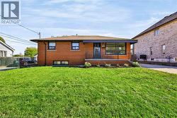 38 DEERHURST Road  Hamilton, ON L8E 2E4