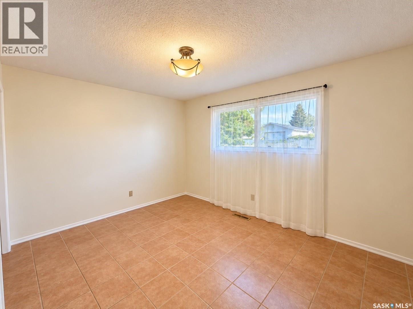 2145 37Th Street W, Saskatoon, SK