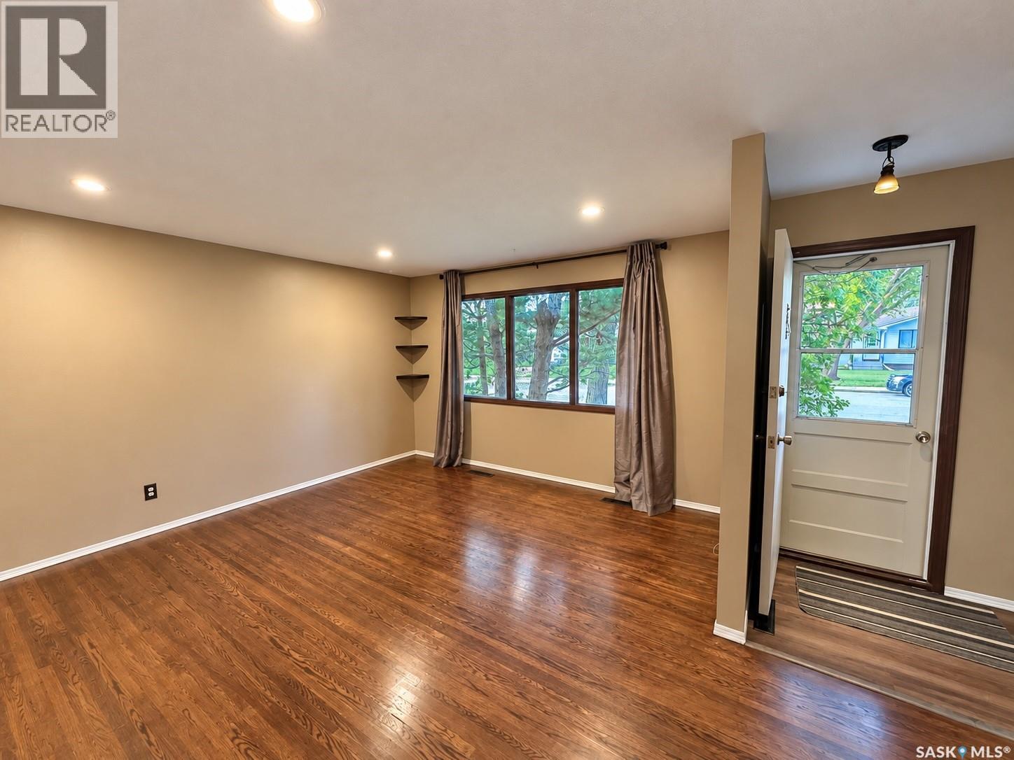 2145 37Th Street W, Saskatoon, SK