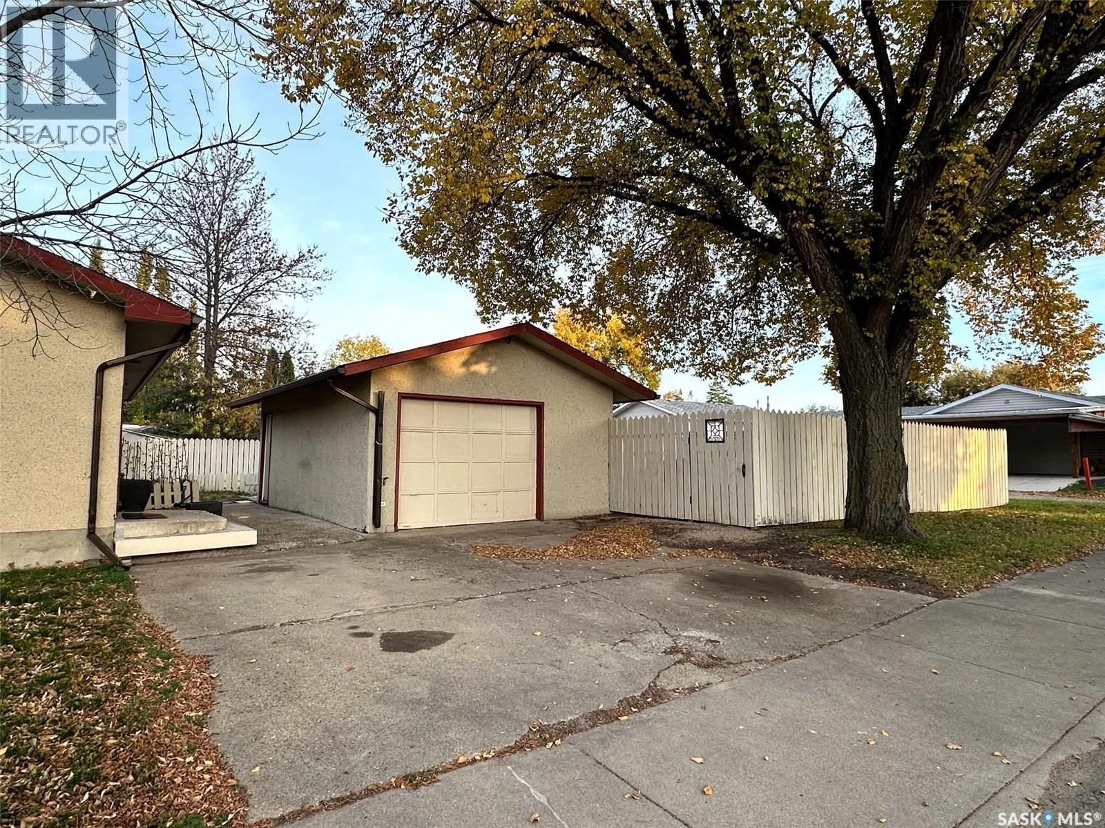 2145 37Th Street W, Saskatoon, SK
