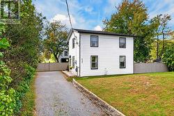 637 COLLINS BAY ROAD Kingston (South Of Taylor-Kidd Blvd), ON K7M 5G7