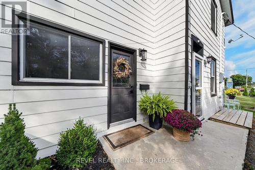 637 COLLINS BAY ROAD  Kingston (South Of Taylor-Kidd Blvd), ON K7M 5G7