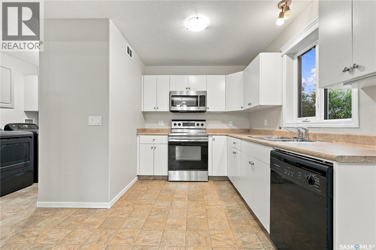3158 37Th Street W, Saskatoon, SK