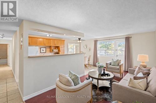 211 - 264 OAKDALE AVENUE  St. Catharines (Oakdale), ON L2P 2K4
