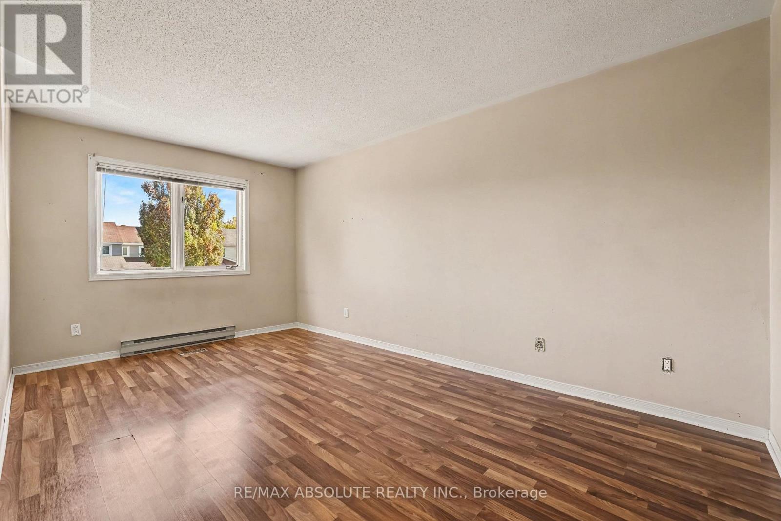 42 Roblyn Way, Ottawa, ON