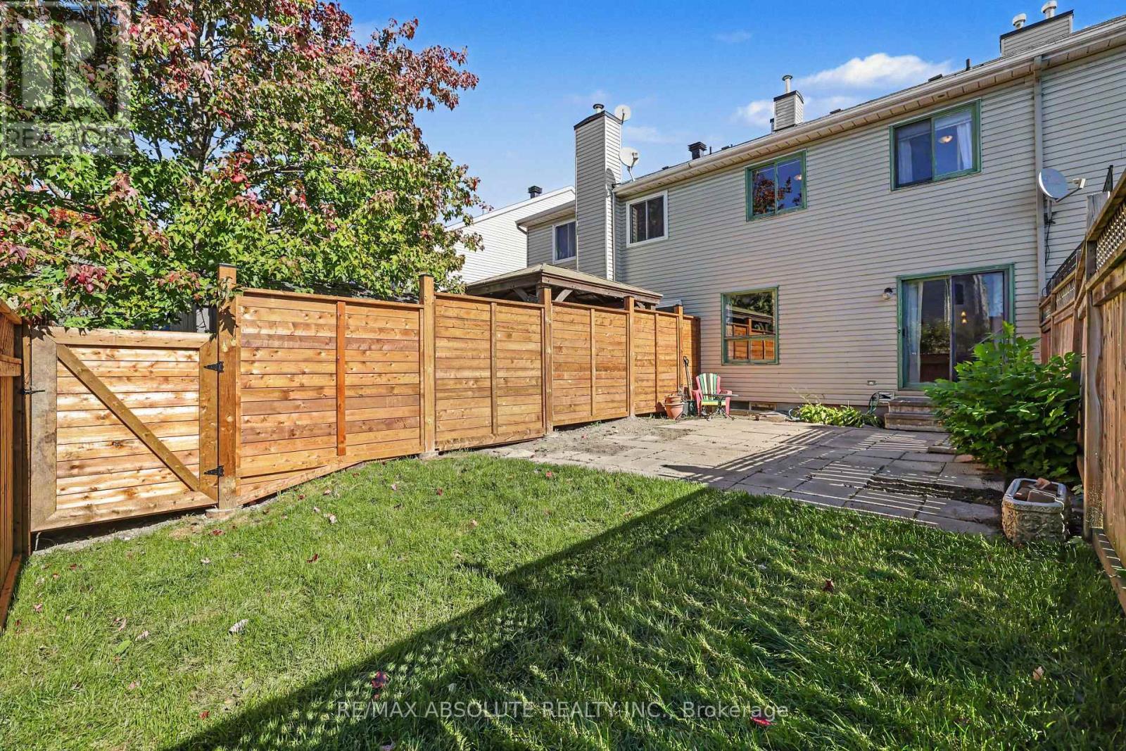 42 Roblyn Way, Ottawa, ON