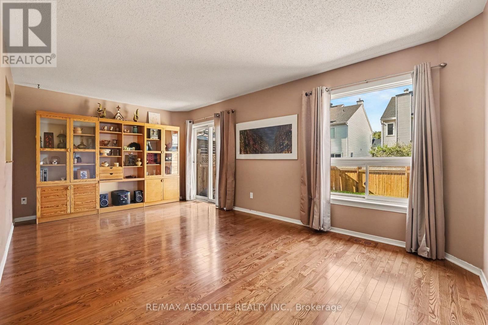42 Roblyn Way, Ottawa, ON