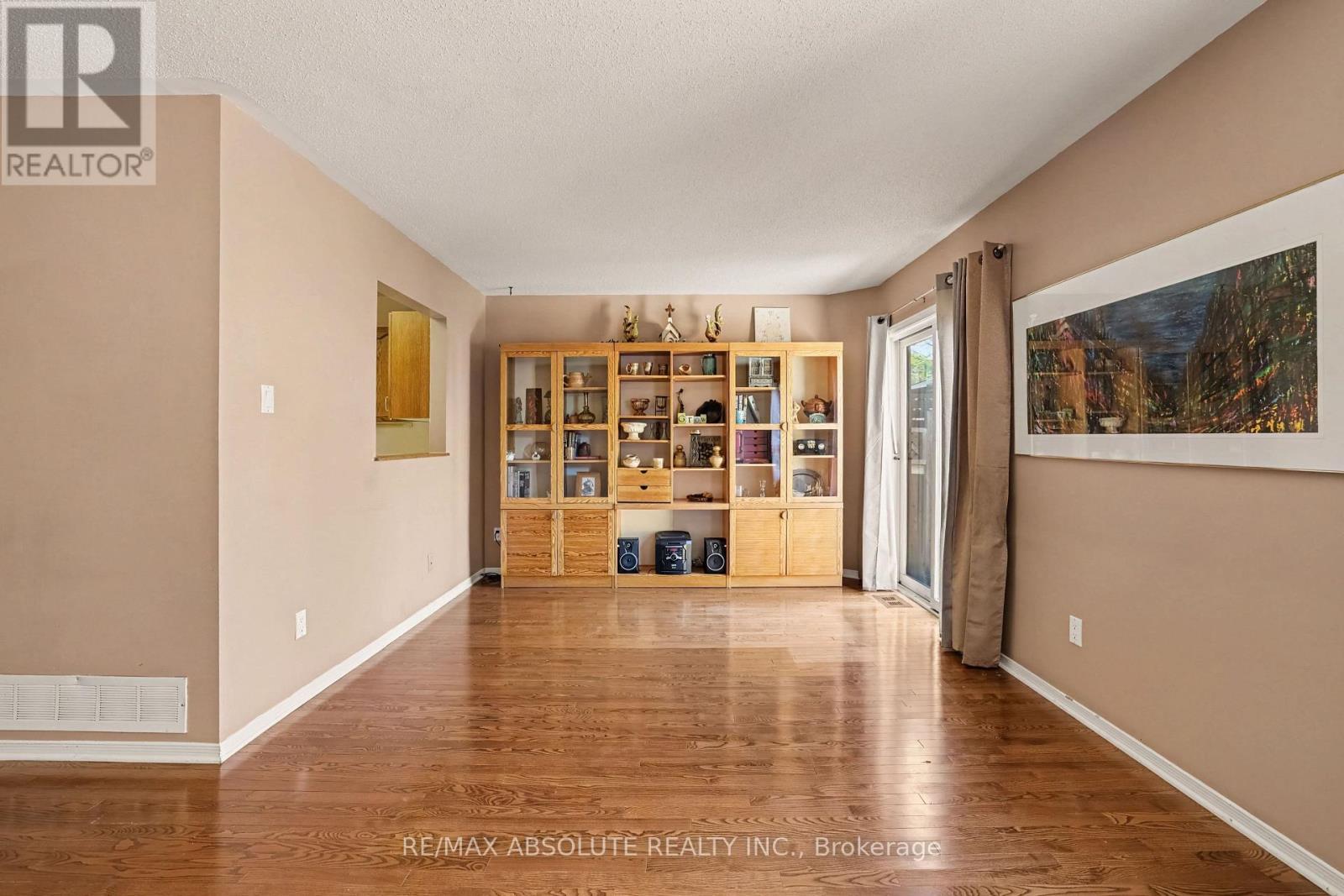 42 Roblyn Way, Ottawa, ON