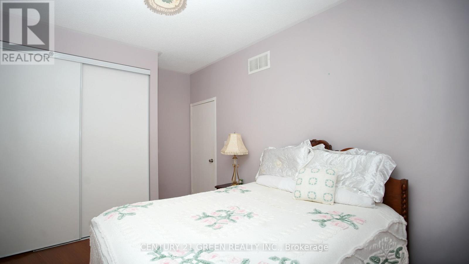 836 Avocado Crescent, Mississauga, ON